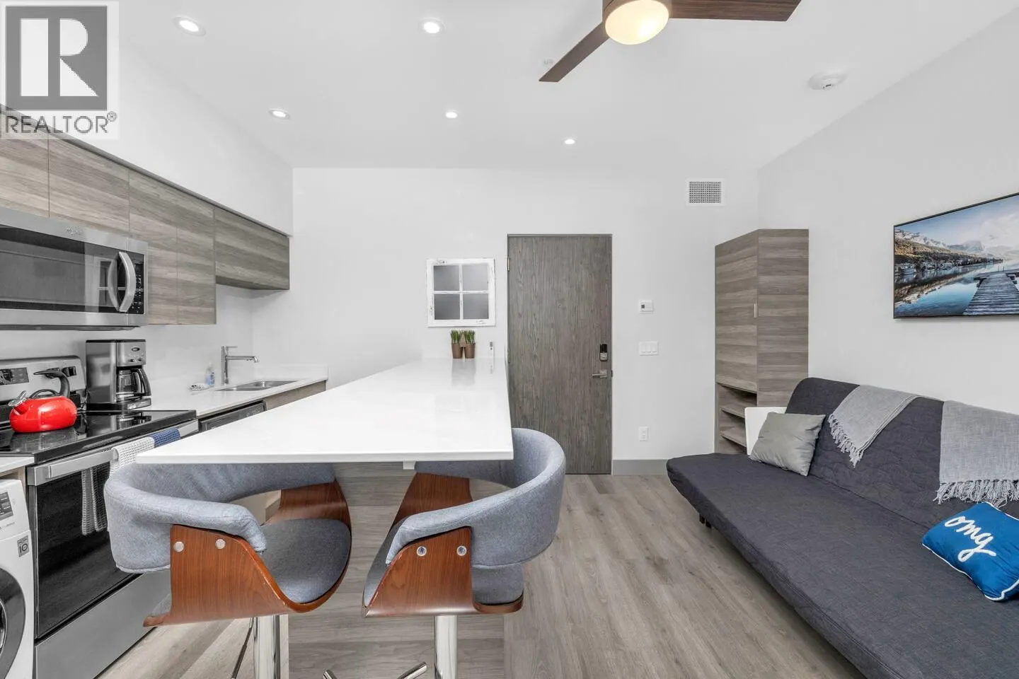 2555 Lakeshore Road Unit# 406