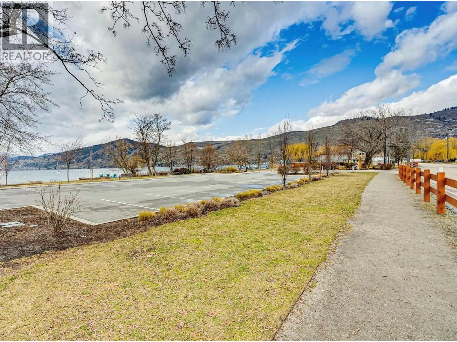 2555 Lakeshore Road Unit# 406