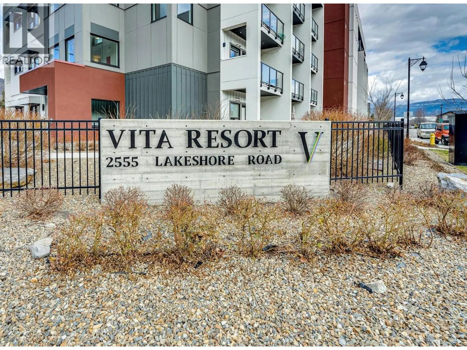 2555 Lakeshore Road Unit# 406