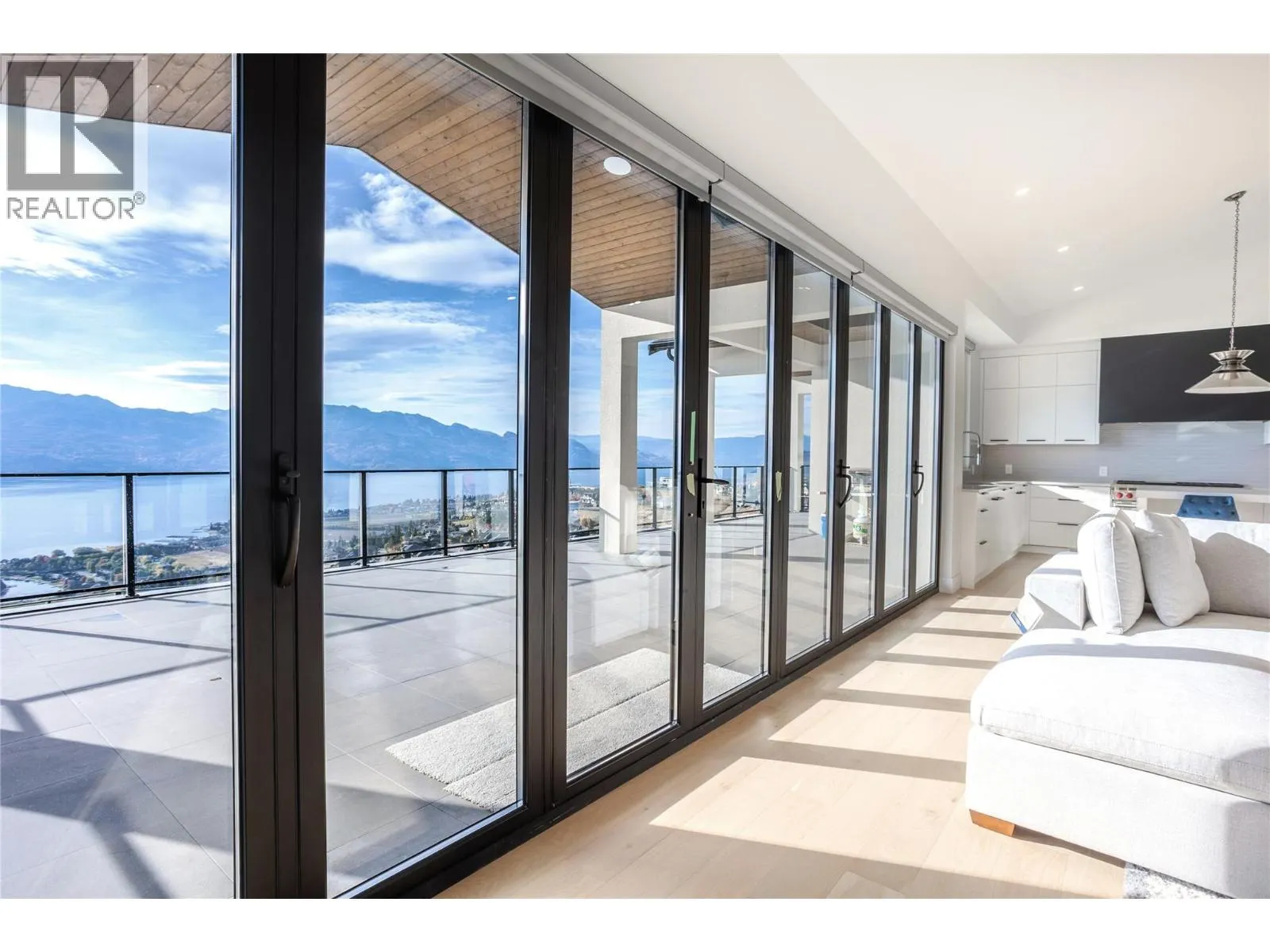 1403 Vineyard Drive
