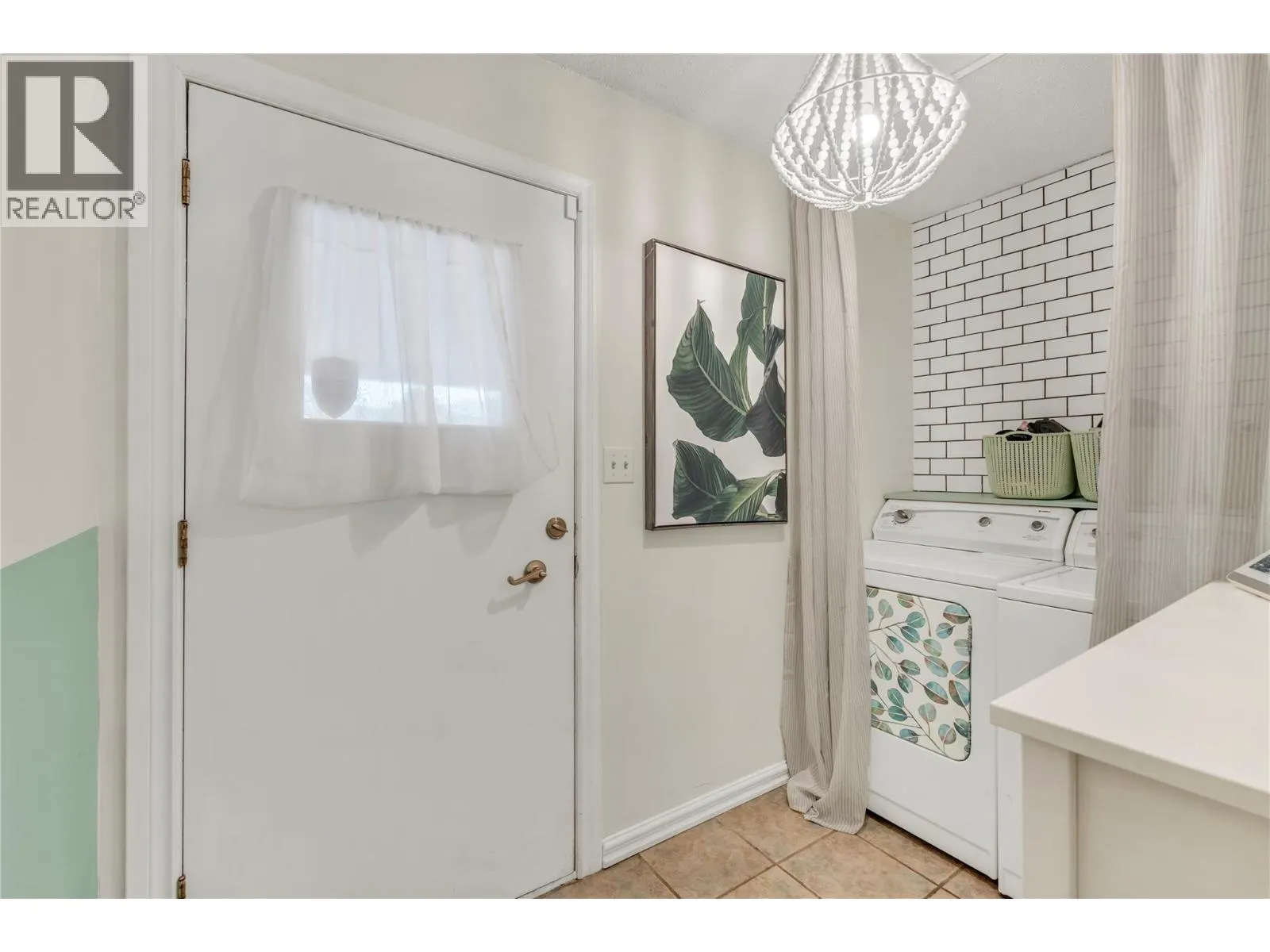 7513 CREST-A-WAY Road