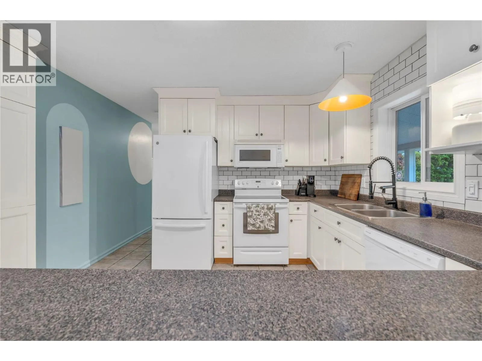 7513 CREST-A-WAY Road