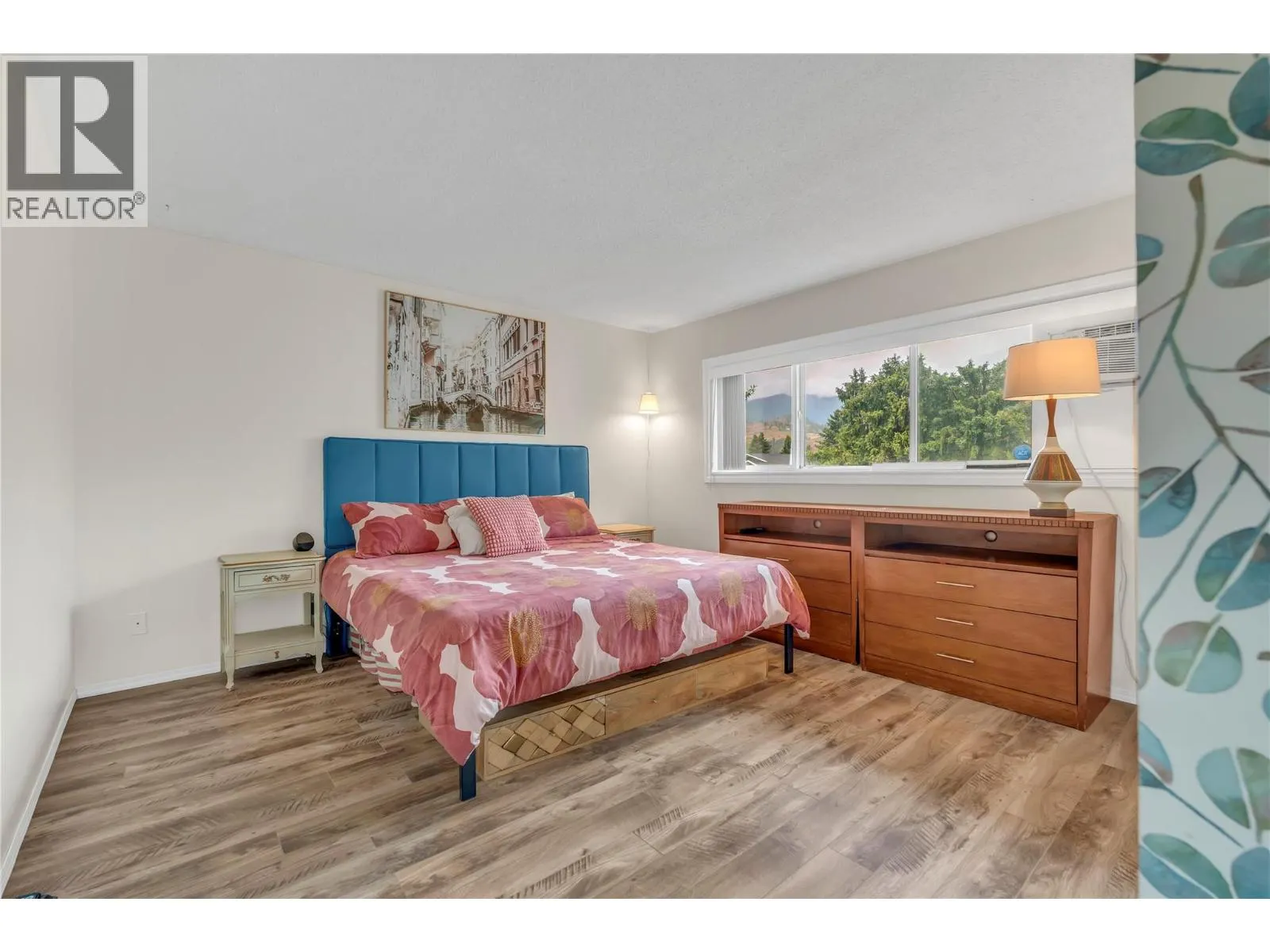 7513 CREST-A-WAY Road