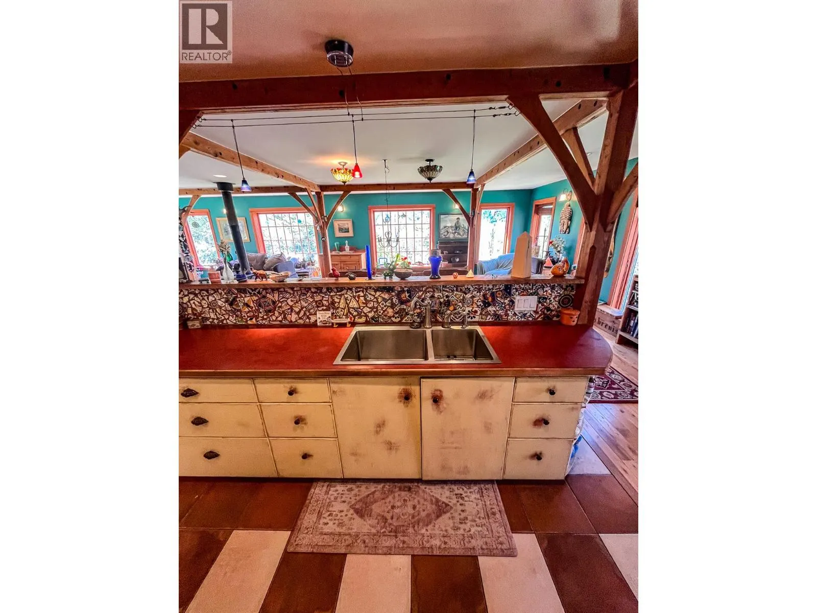 395 BOVEN Road