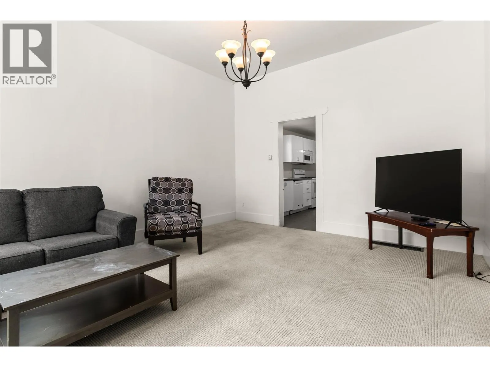 604 Fourth Street E