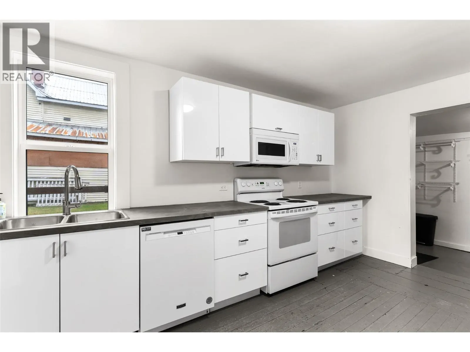 604 Fourth Street E