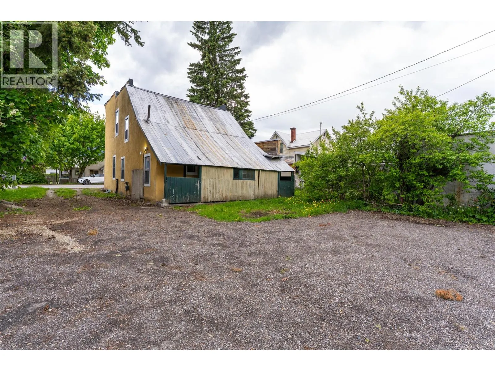 604 Fourth Street E