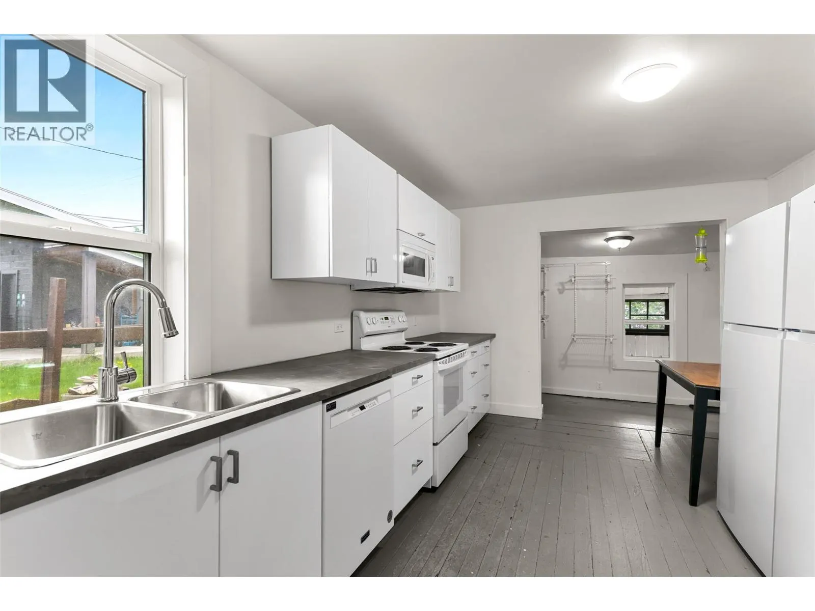 604 Fourth Street E