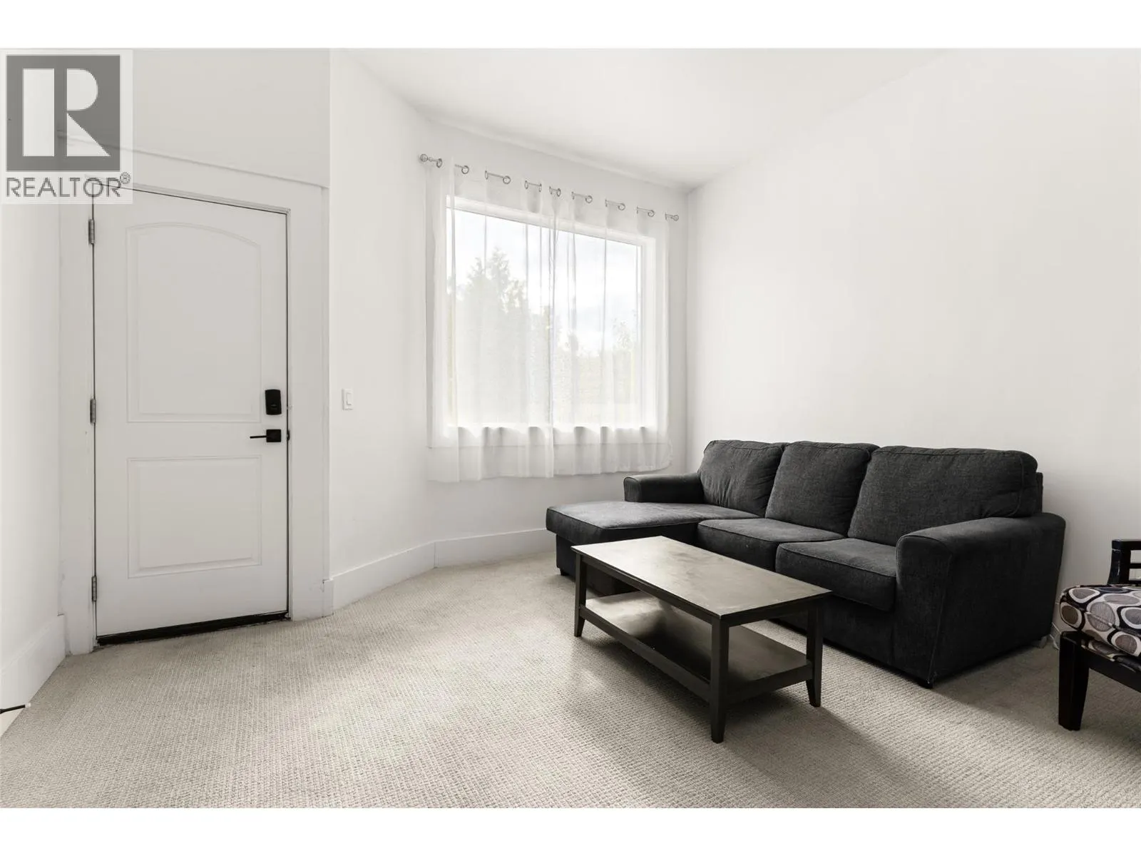 604 Fourth Street E