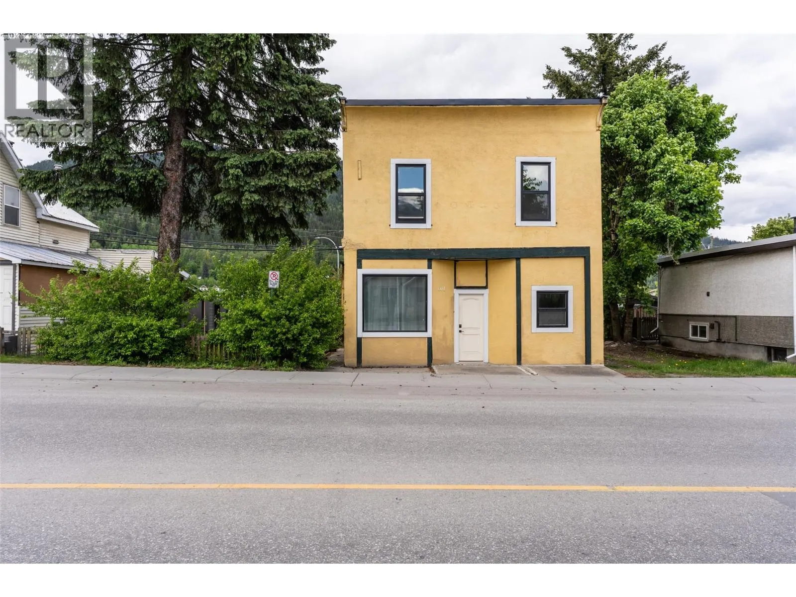 604 Fourth Street E