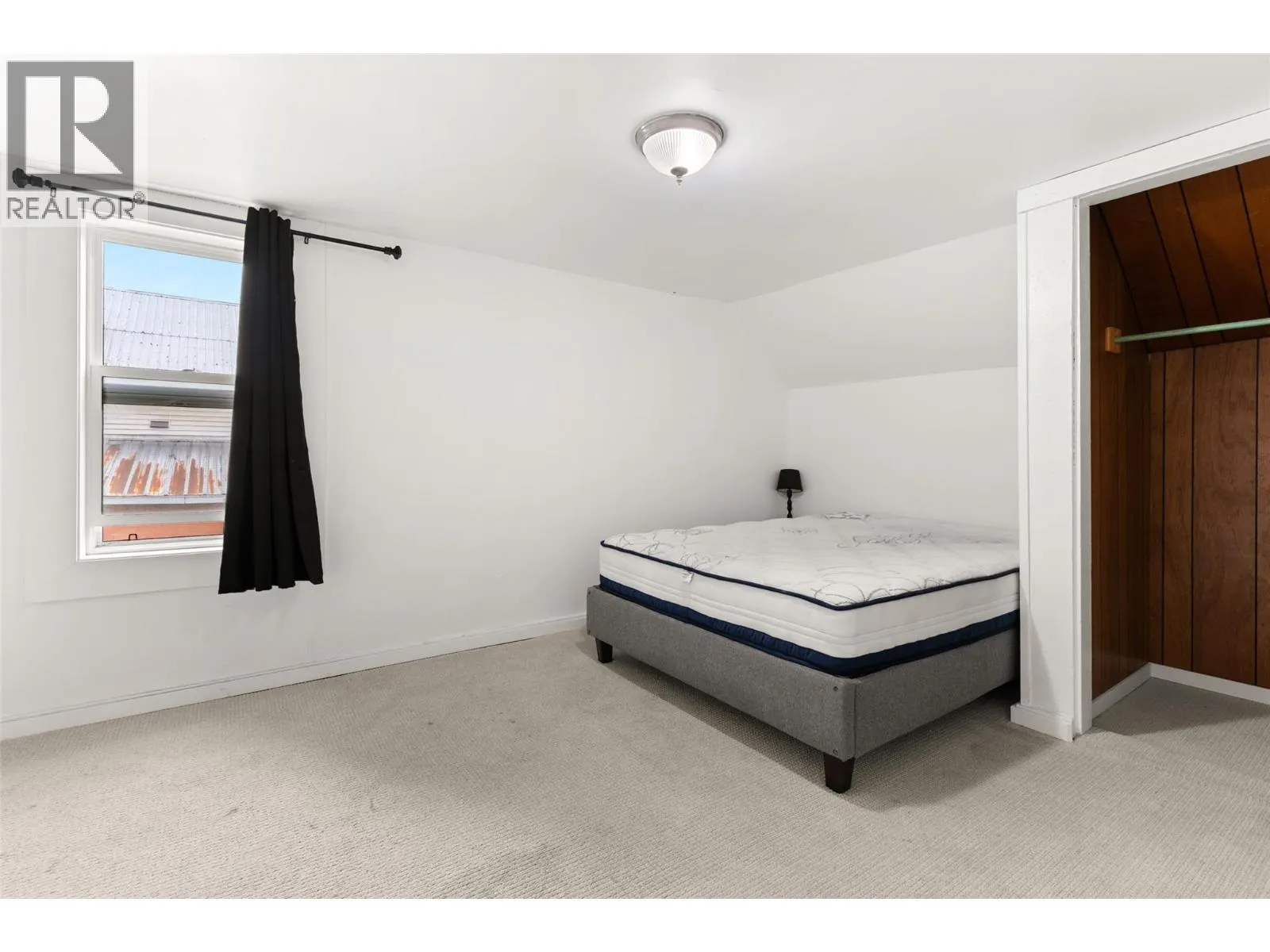 604 Fourth Street E
