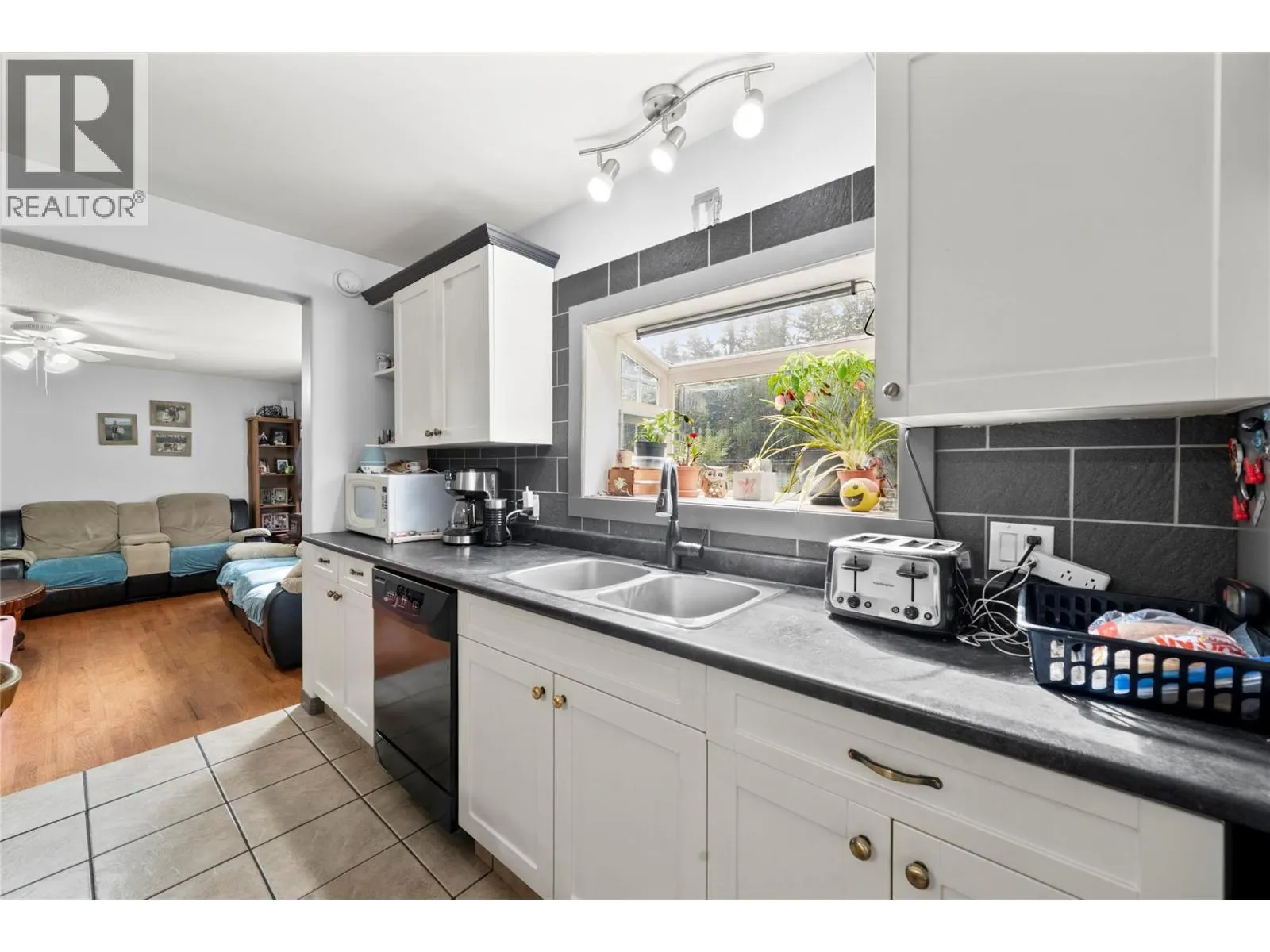 3381 Trinity Valley Road