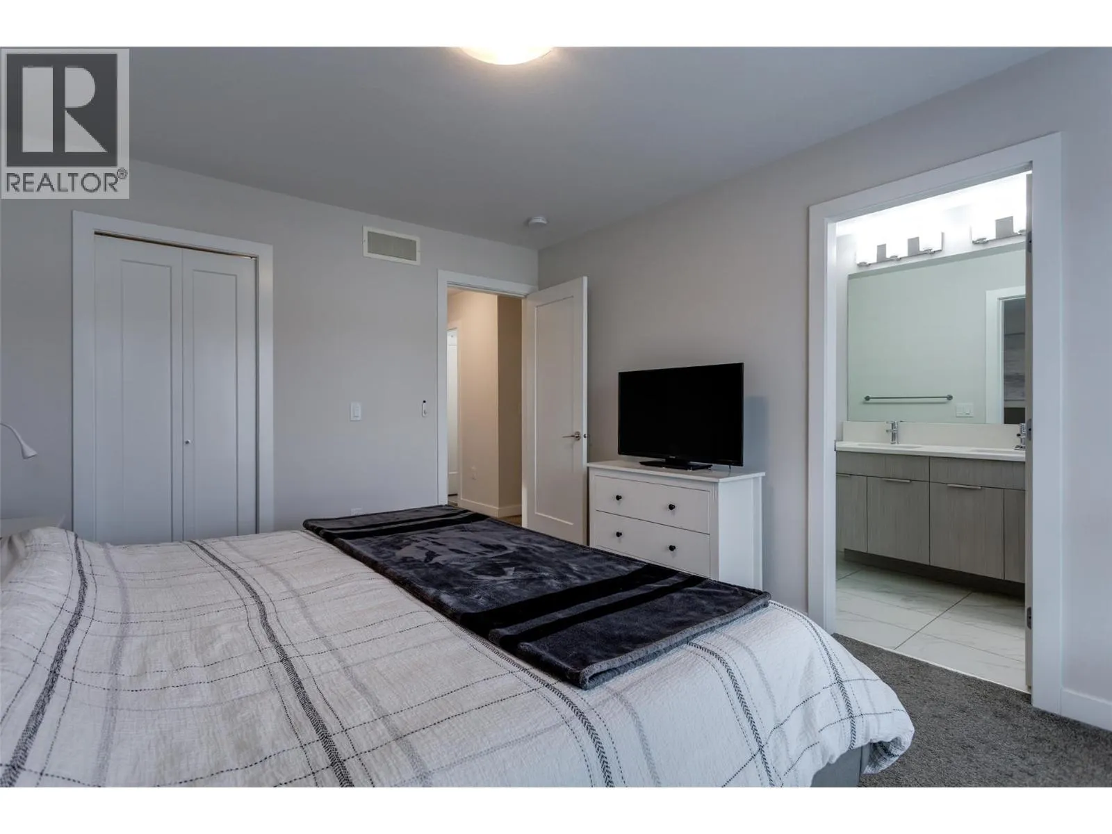 170 Celano Crescent Unit# 4