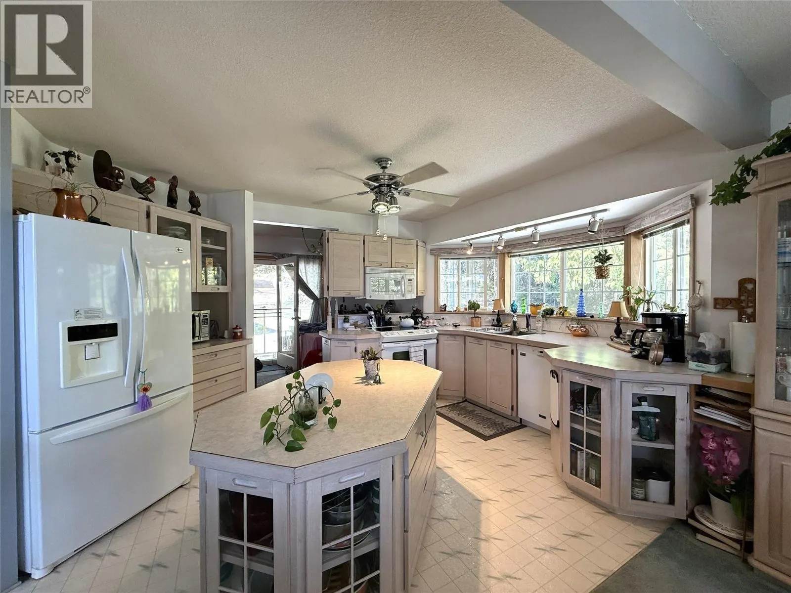 3461 Bodard Road