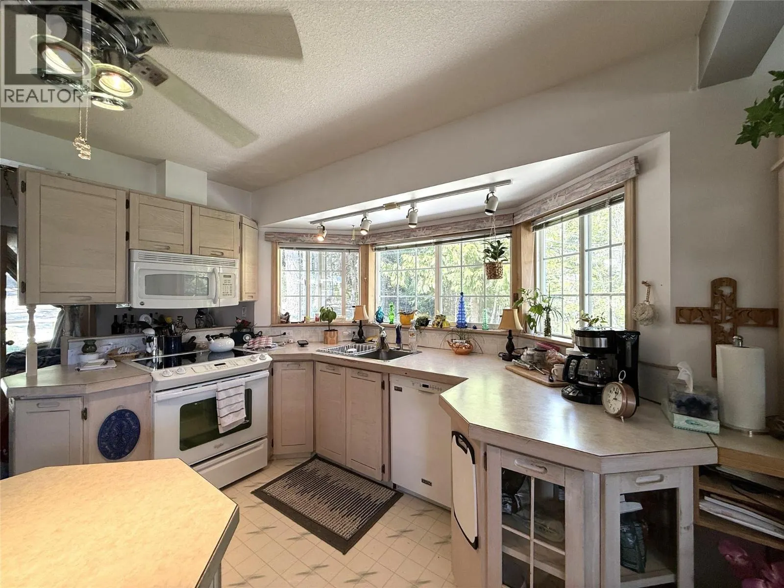 3461 Bodard Road