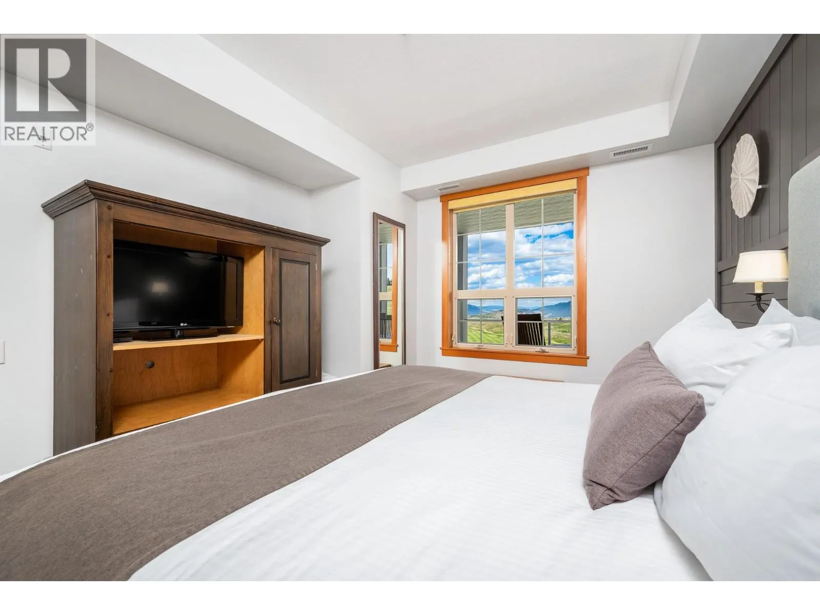 107 Village Centre Court Unit# 214