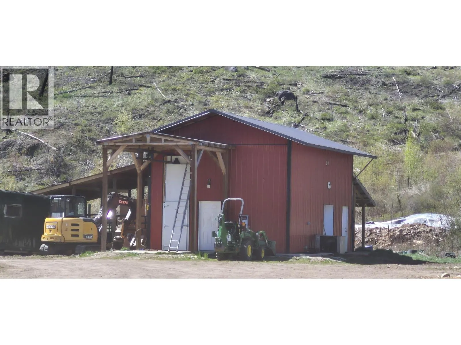 2825 33 Highway