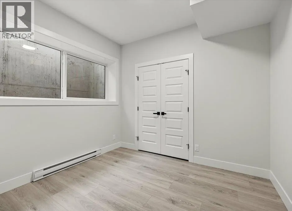 1221 Lone Pine Drive