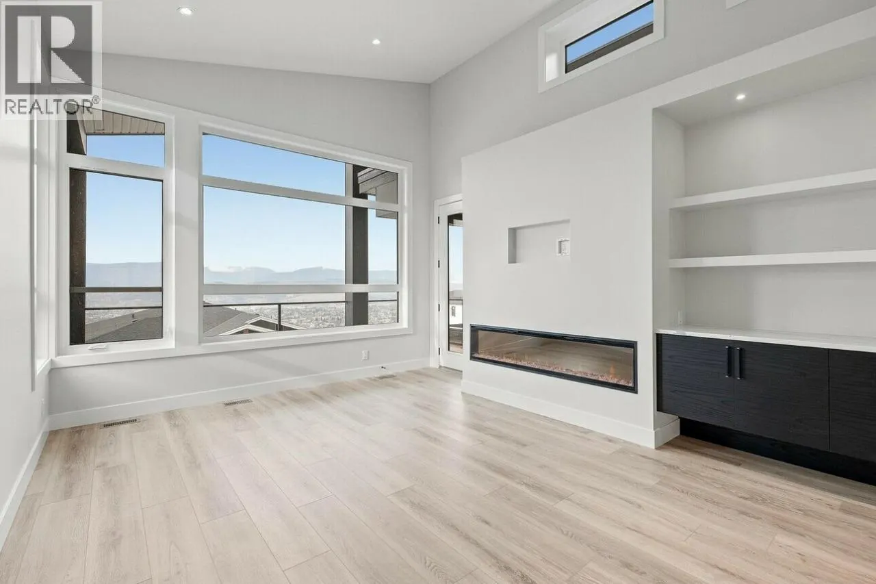 1221 Lone Pine Drive
