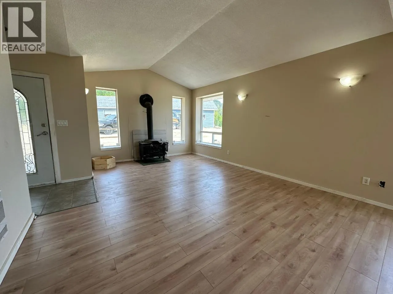 4652 Rose Crescent