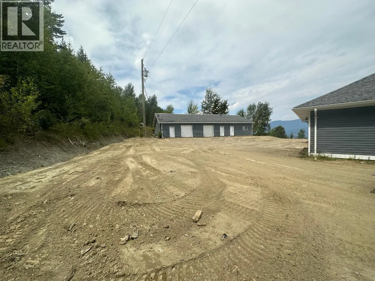 4652 Rose Crescent