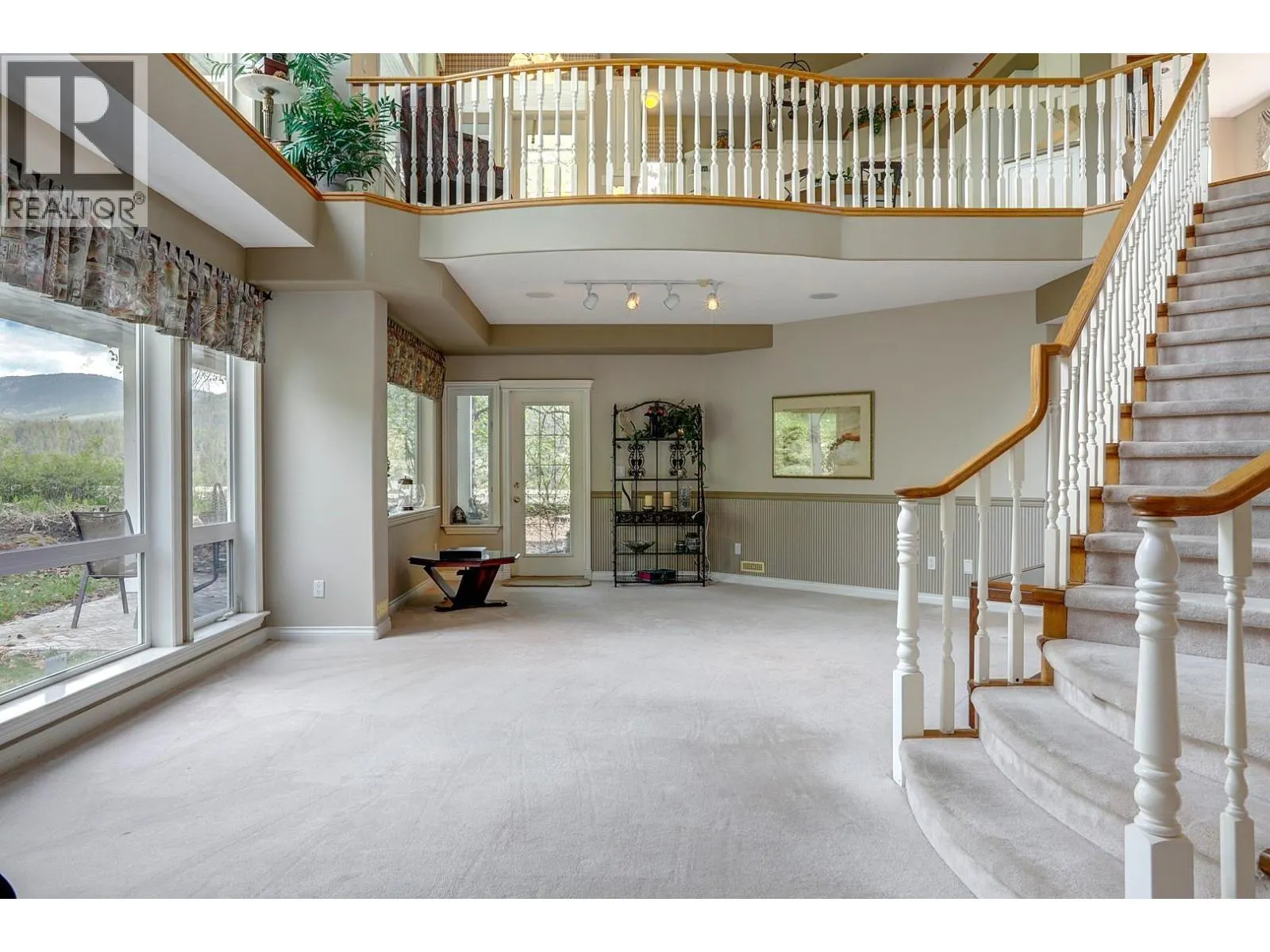 1101 Phoenix Drive