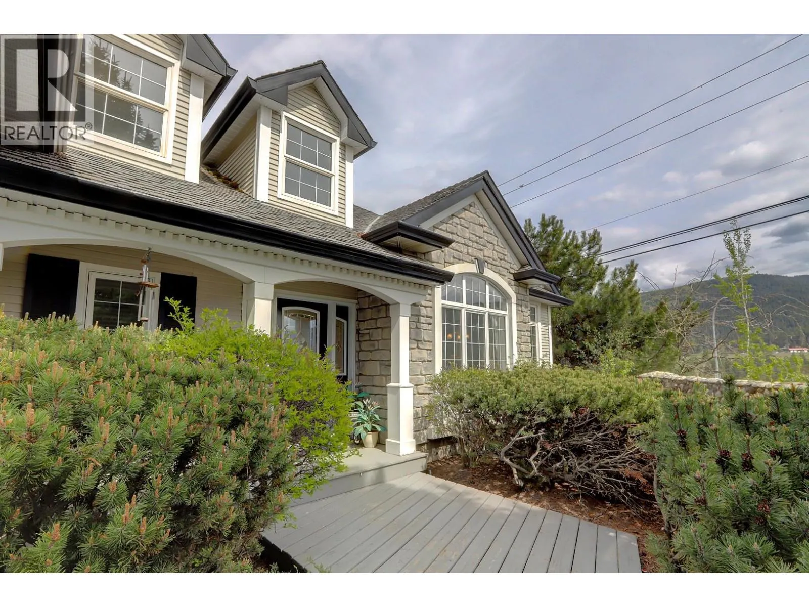 1101 Phoenix Drive