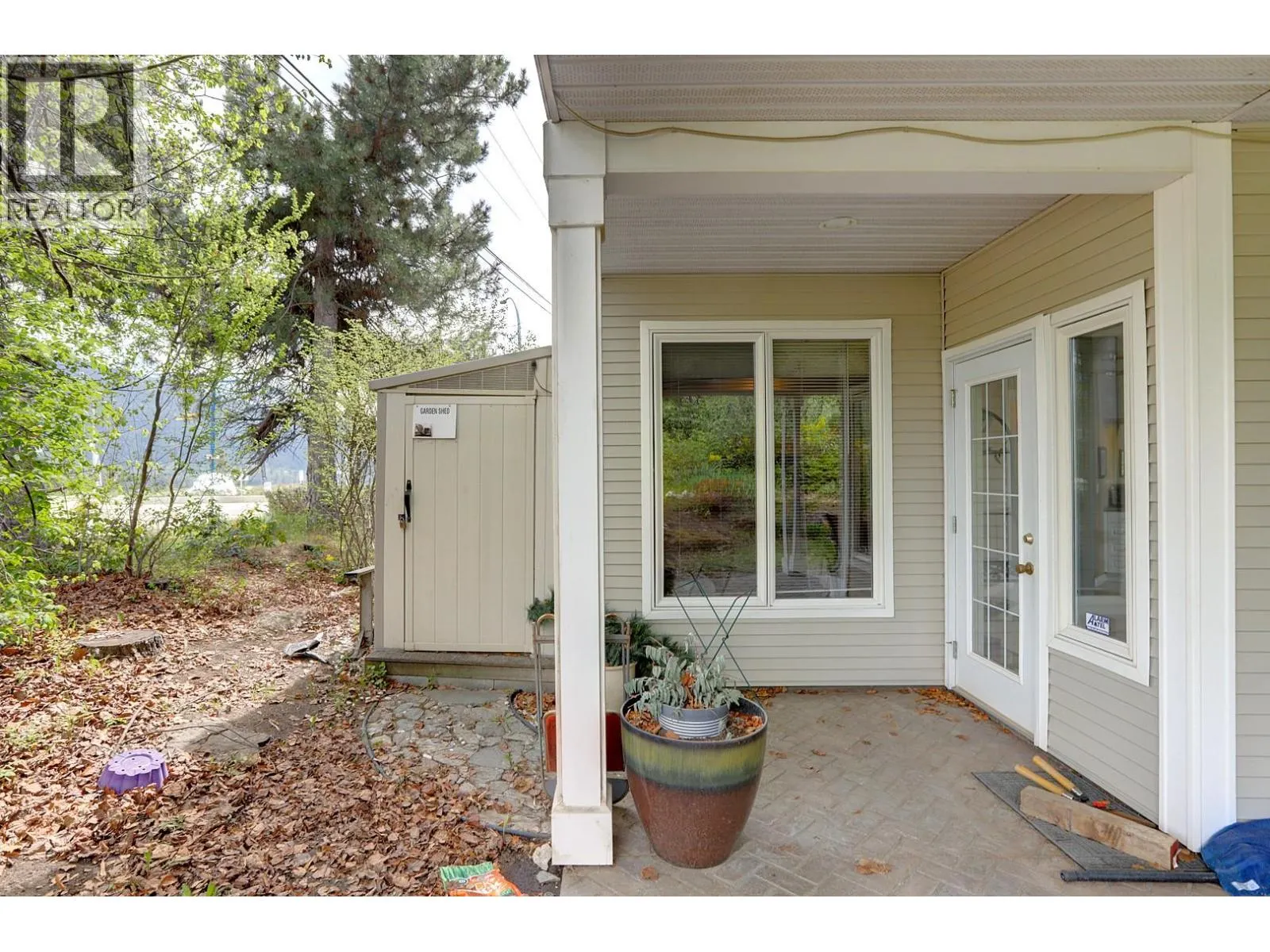 1101 Phoenix Drive