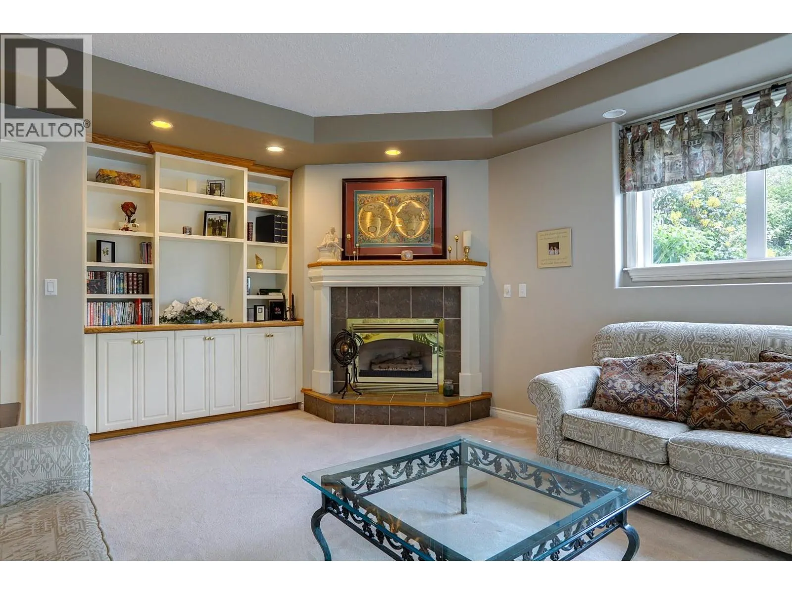1101 Phoenix Drive