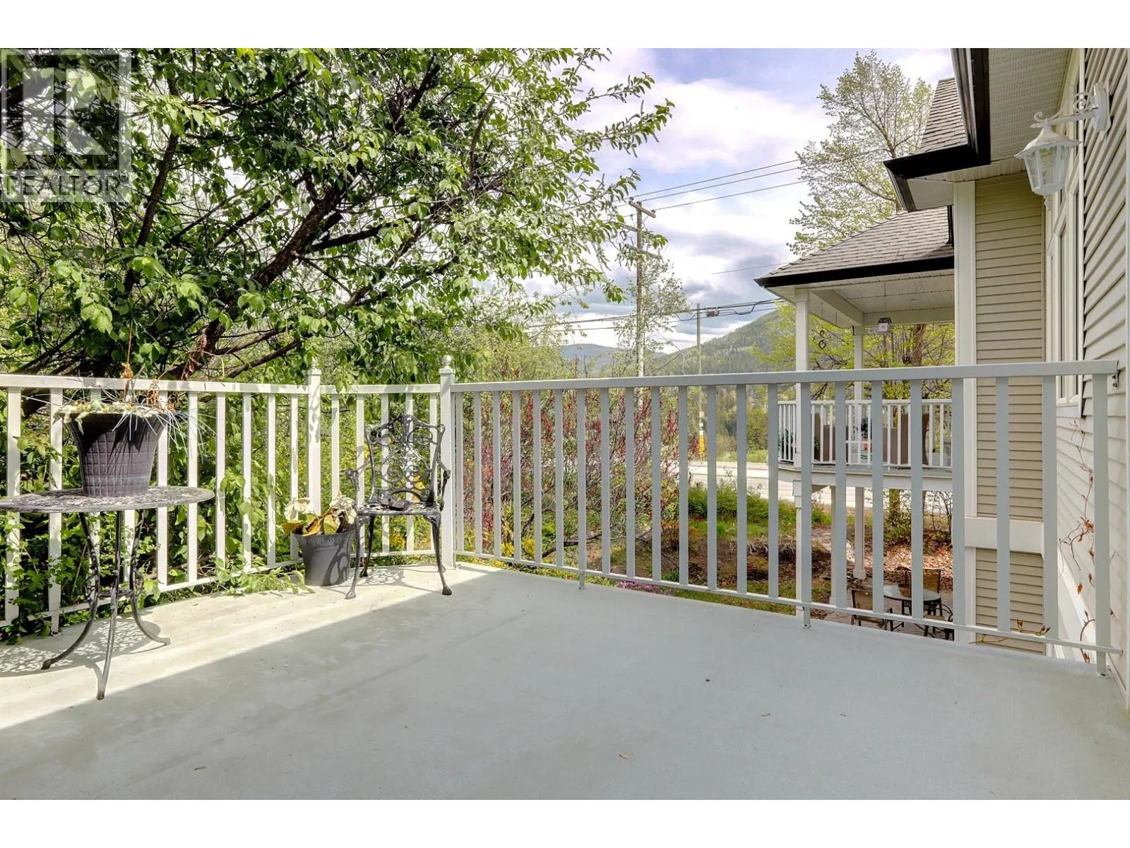 1101 Phoenix Drive