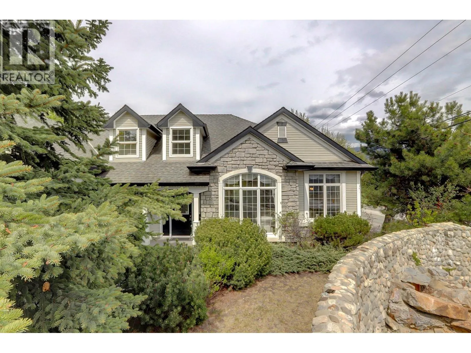 1101 Phoenix Drive