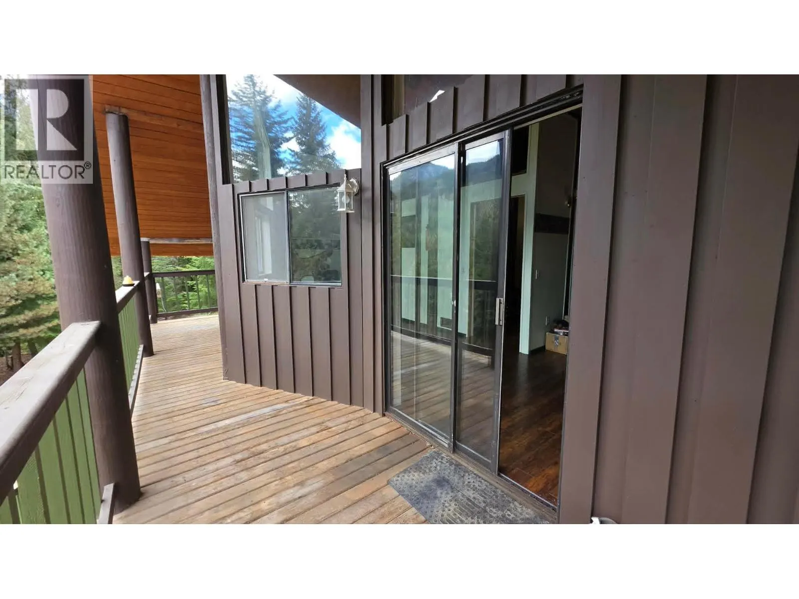 829 Bobbie Burns Road