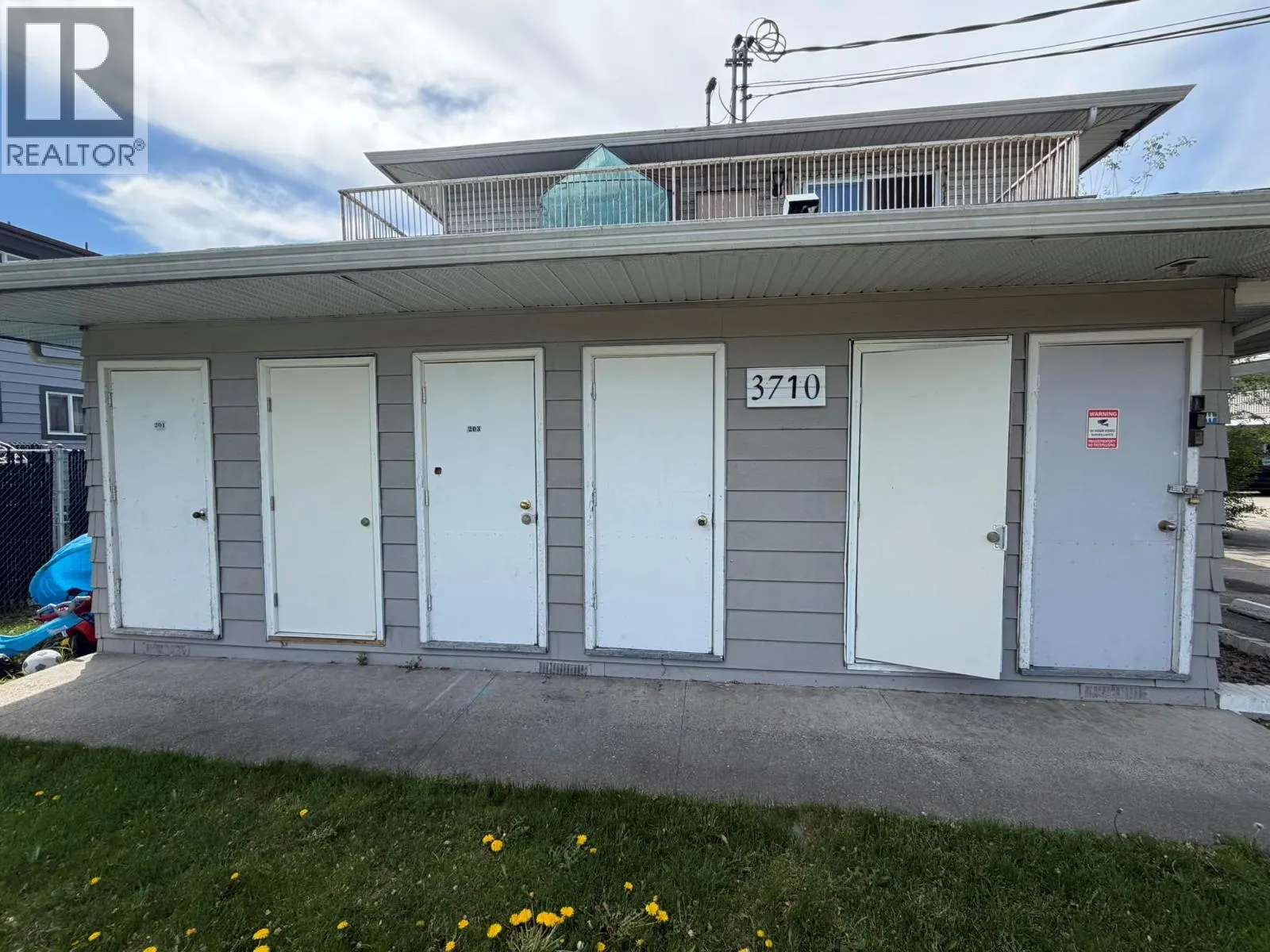 3710-3712 24 Avenue