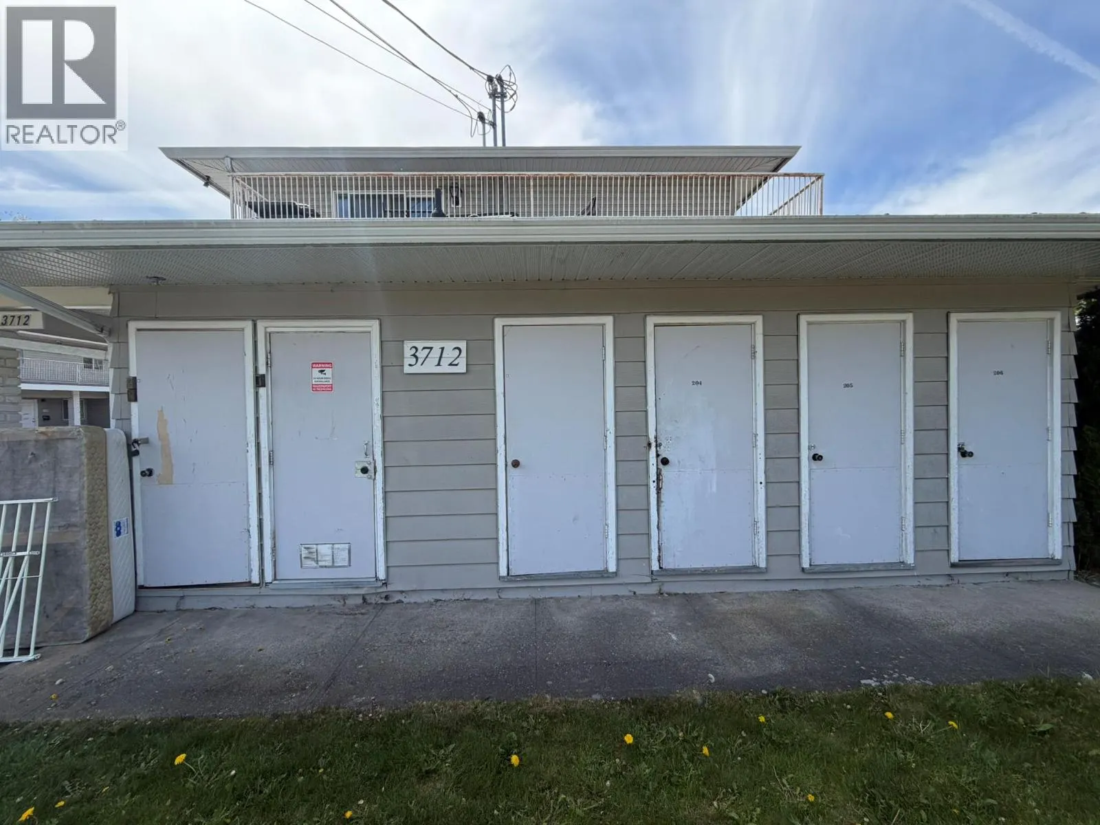 3710-3712 24 Avenue