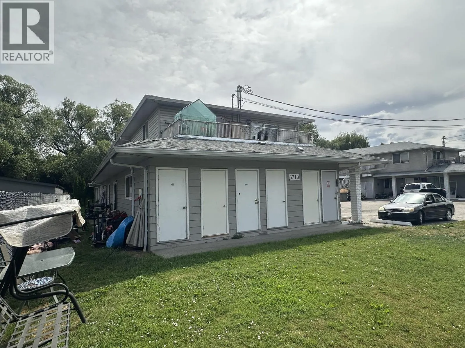 3710-3712 24 Avenue