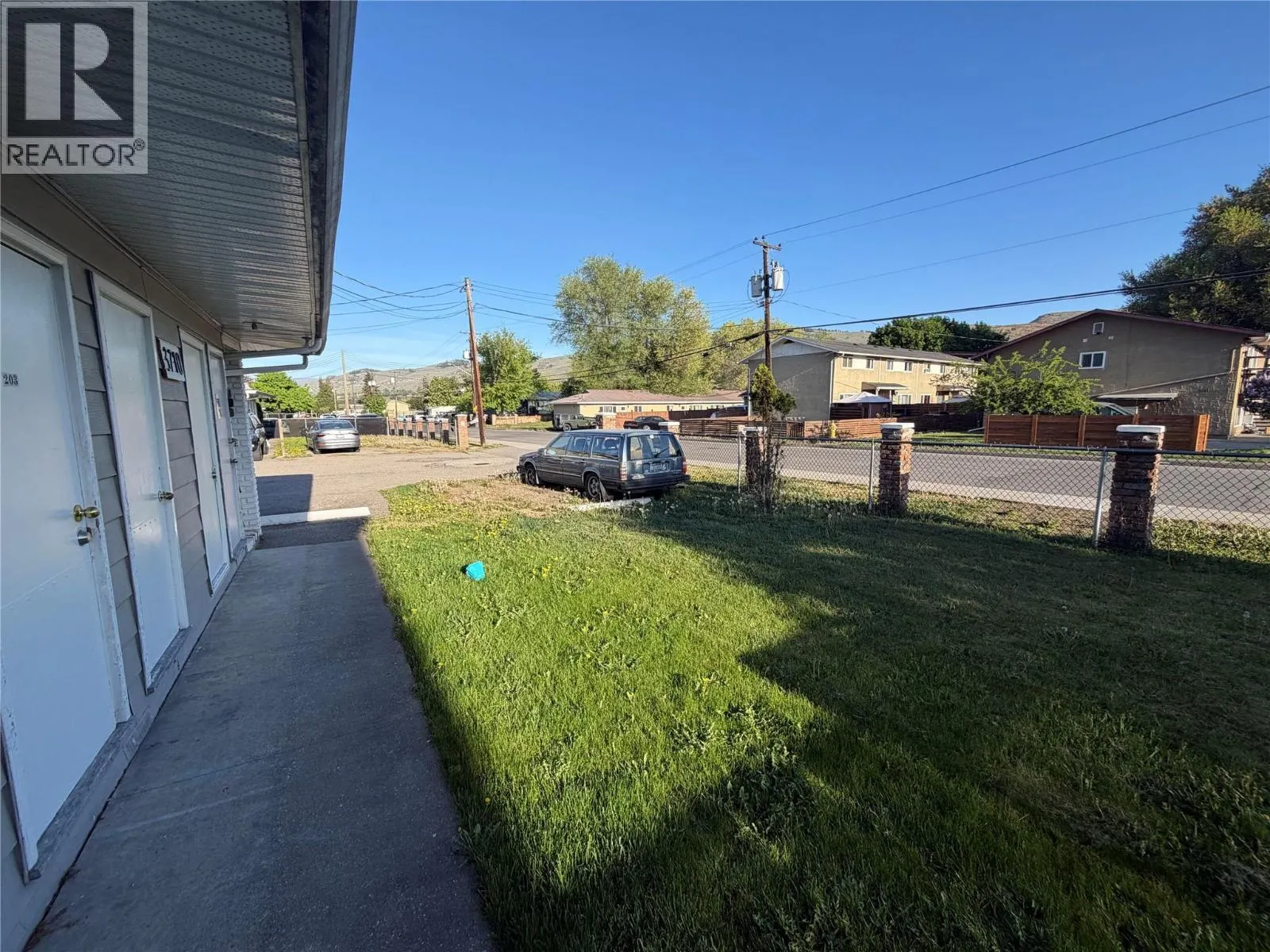 3710-3712 24 Avenue