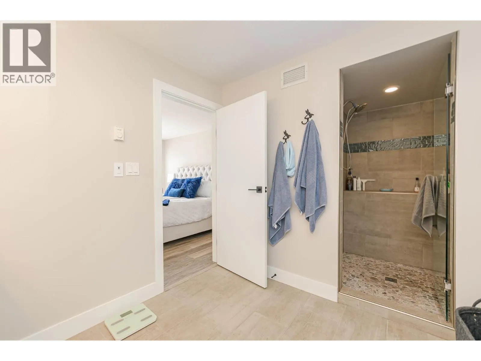 3525 Enderby Mabel Lake Road Unit# 1