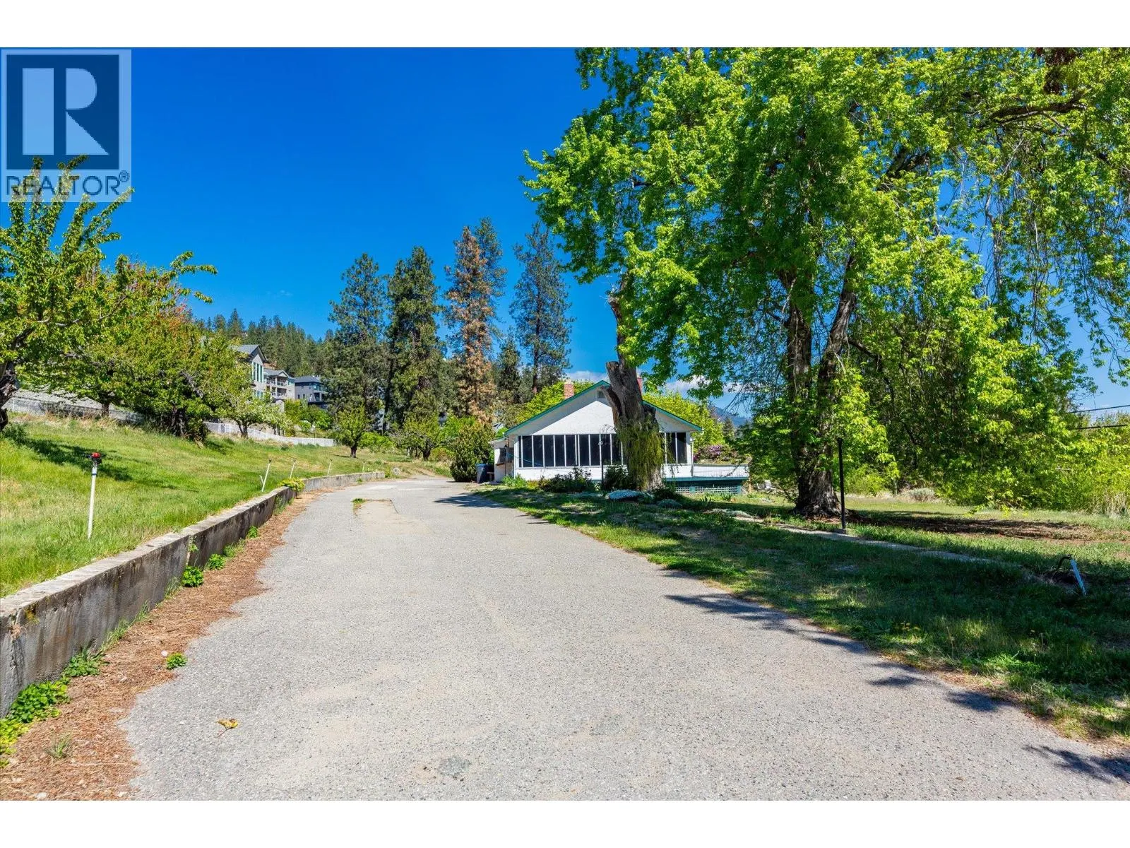 6488 Renfrew Road
