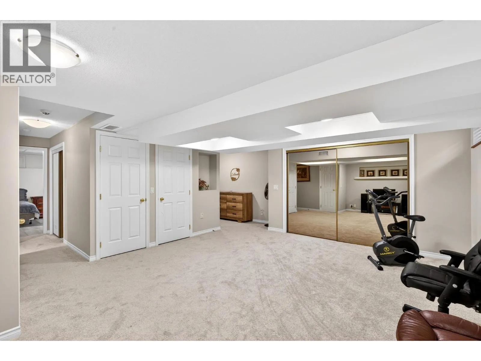 1544 Woodridge Road
