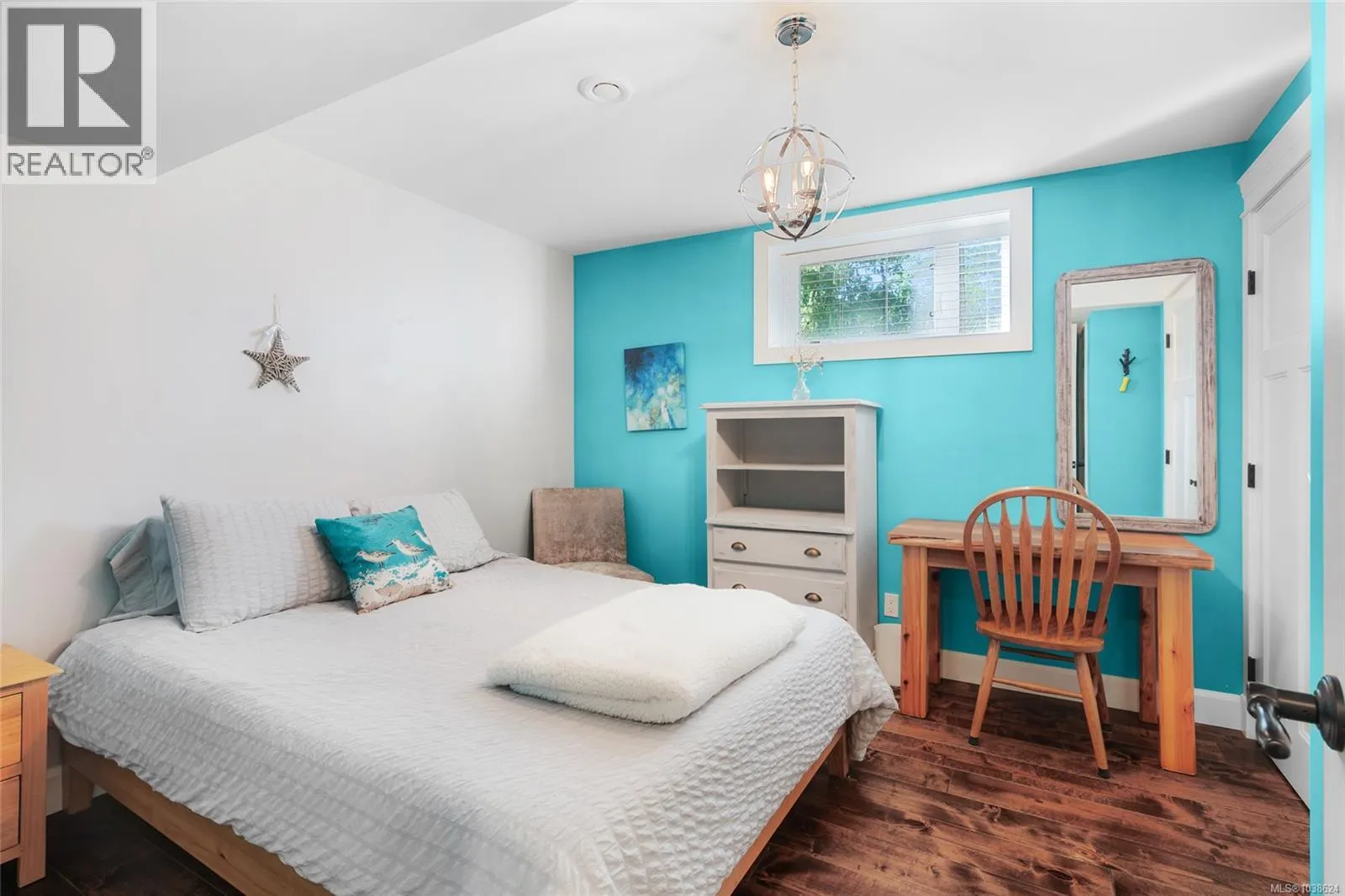 1571 Meadowood Way
