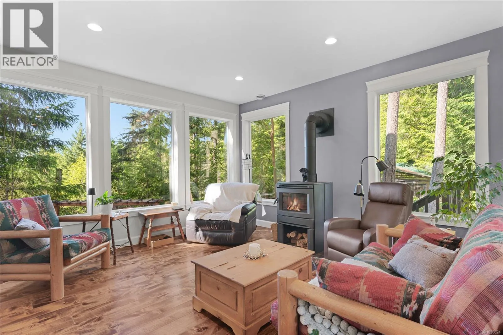 1571 Meadowood Way