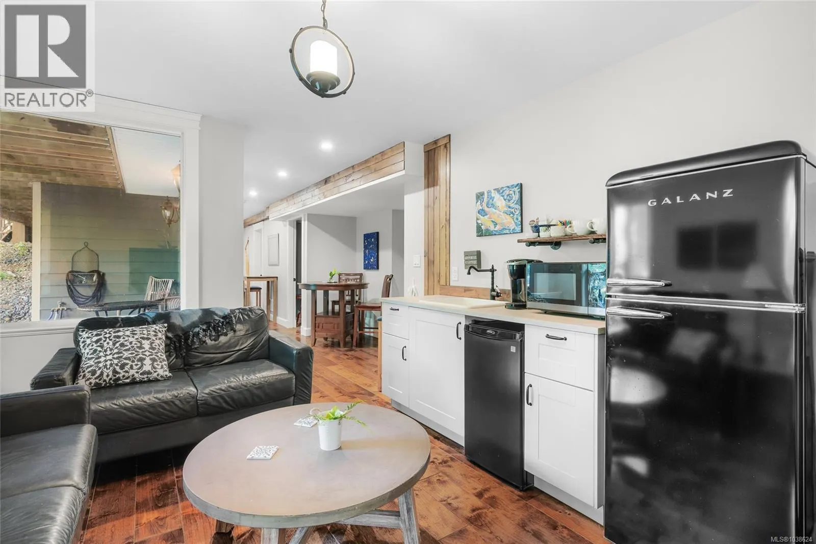 1571 Meadowood Way