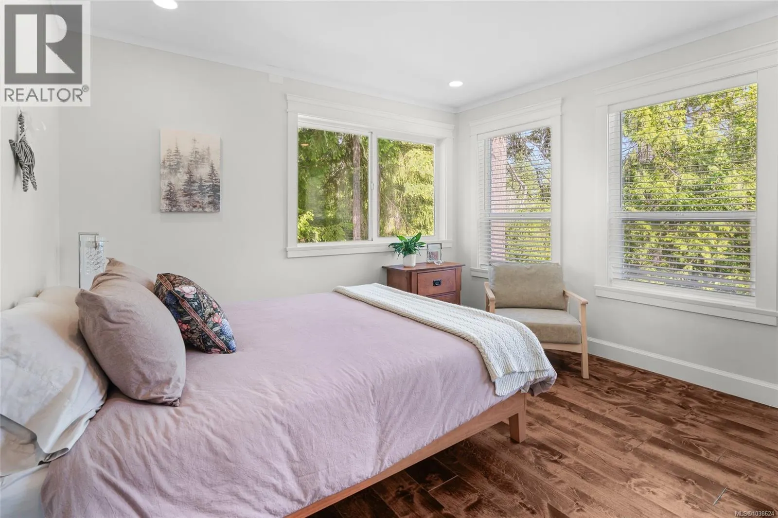 1571 Meadowood Way