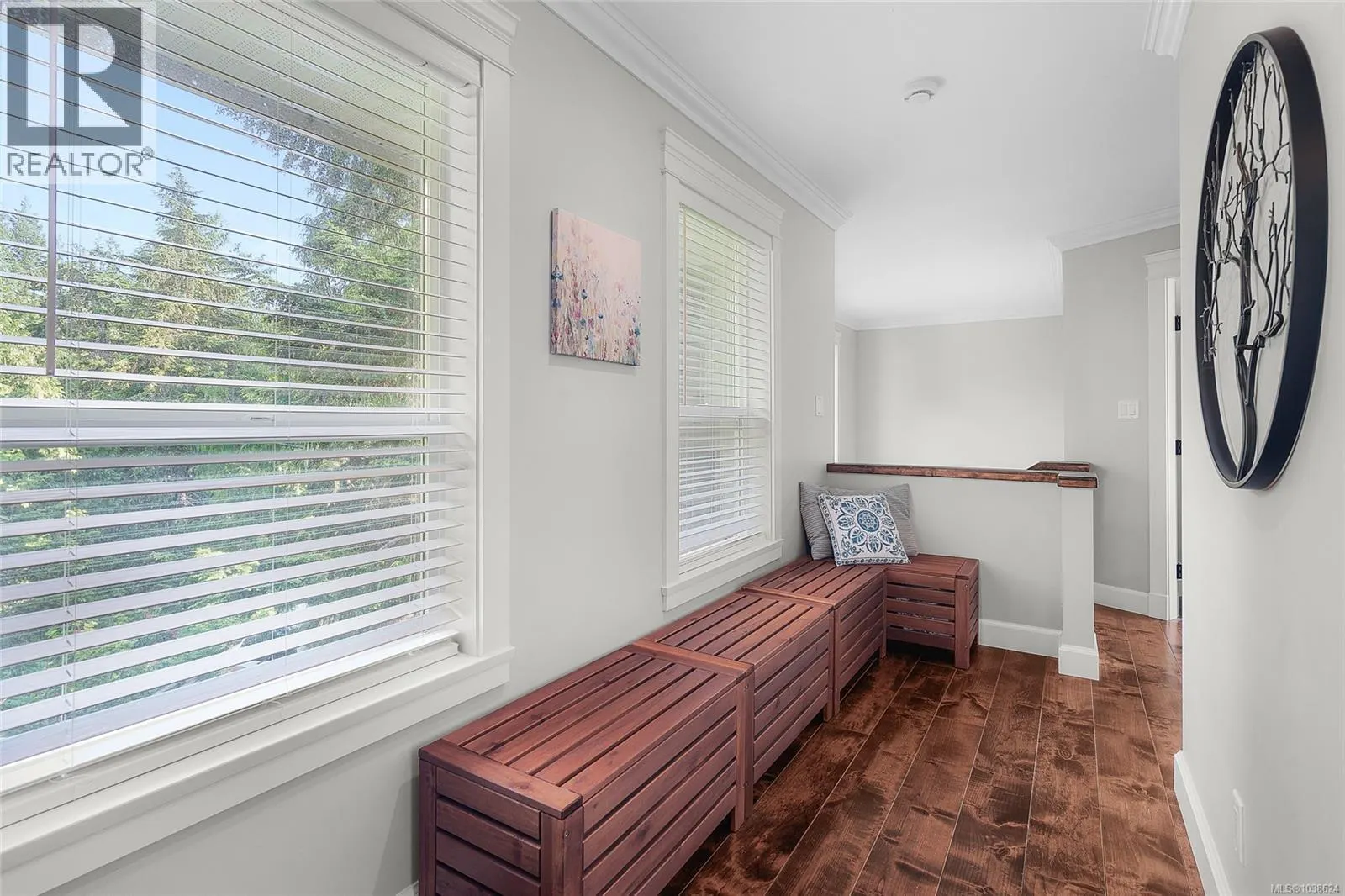 1571 Meadowood Way