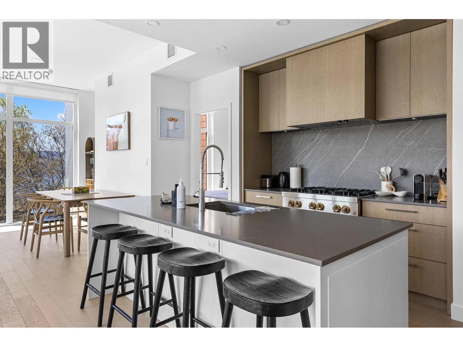 3409 Lakeshore Road Unit# 407