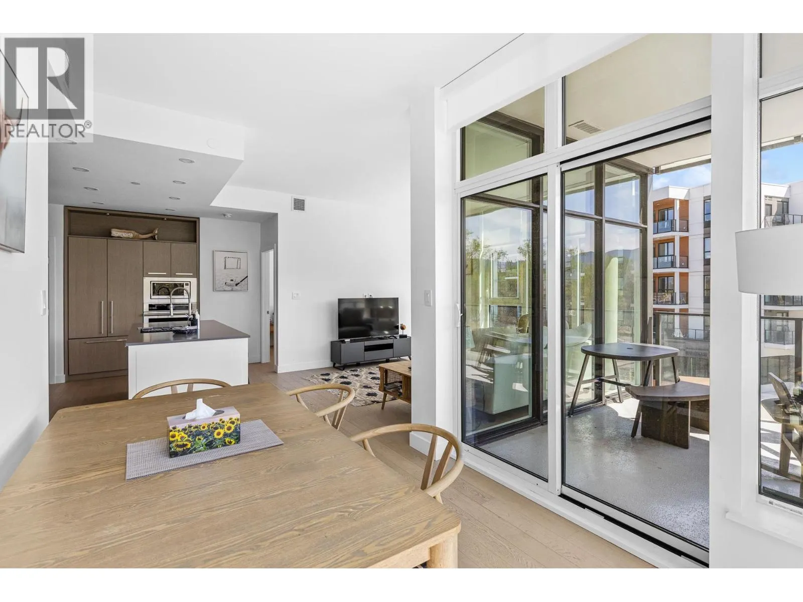 3409 Lakeshore Road Unit# 407