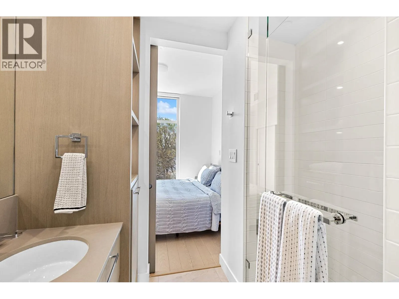 3409 Lakeshore Road Unit# 407
