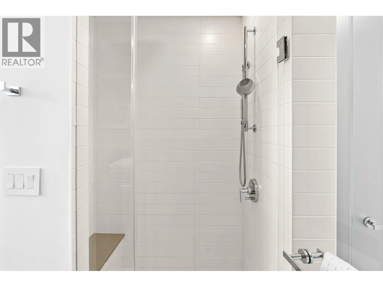 3409 Lakeshore Road Unit# 407