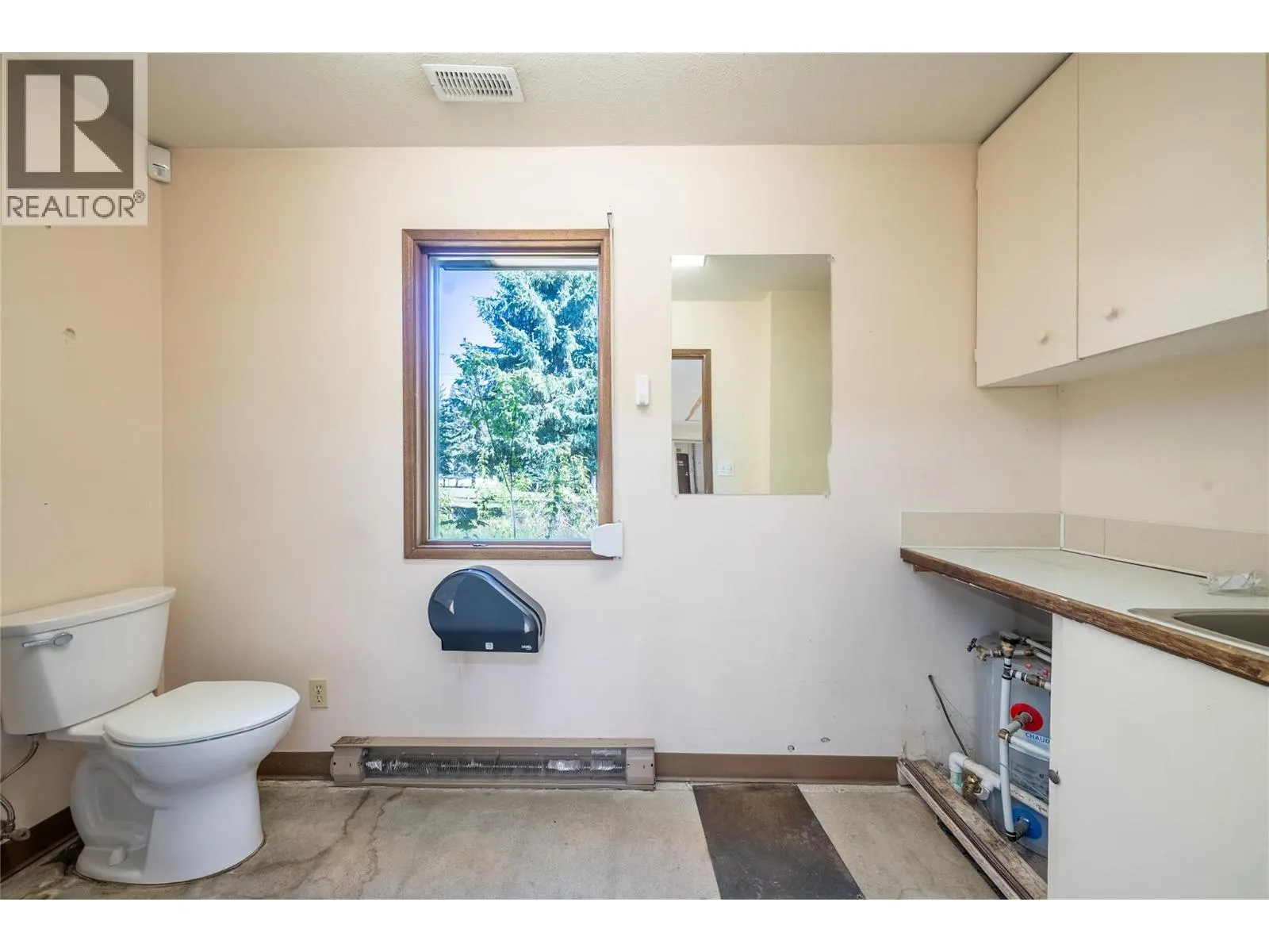 4901 Auto Road SE