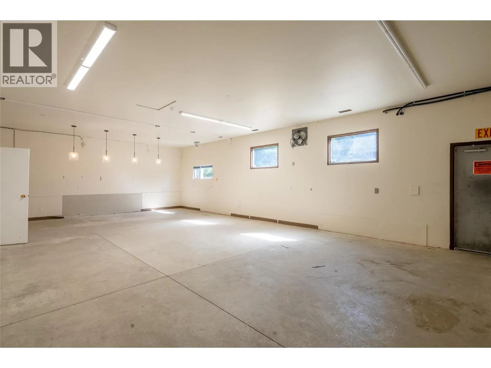 4901 Auto Road SE